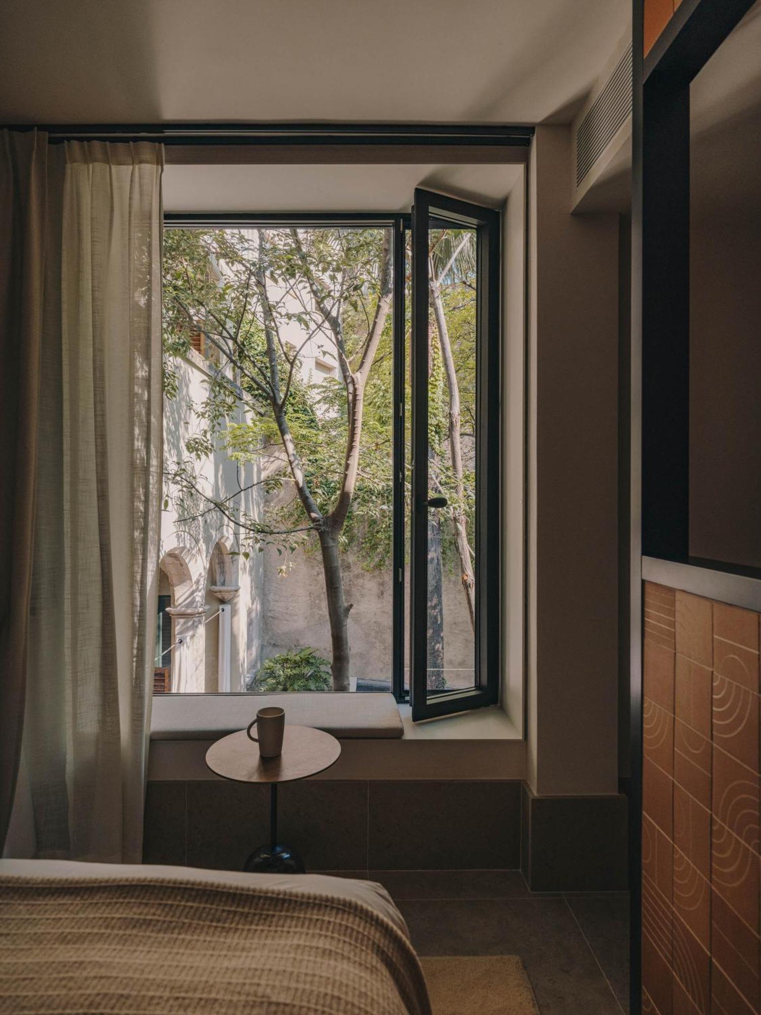 Hotel Palau Fugit Жирона Экстерьер фото
